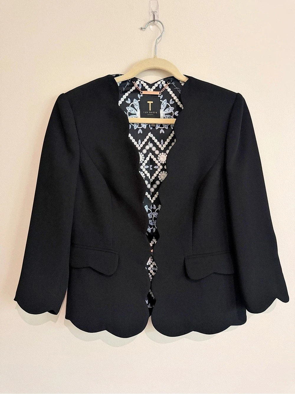 Ted Baker Rubeye Scalloped Edge Crop Blazer Black (Ted Size 3 = US 8)